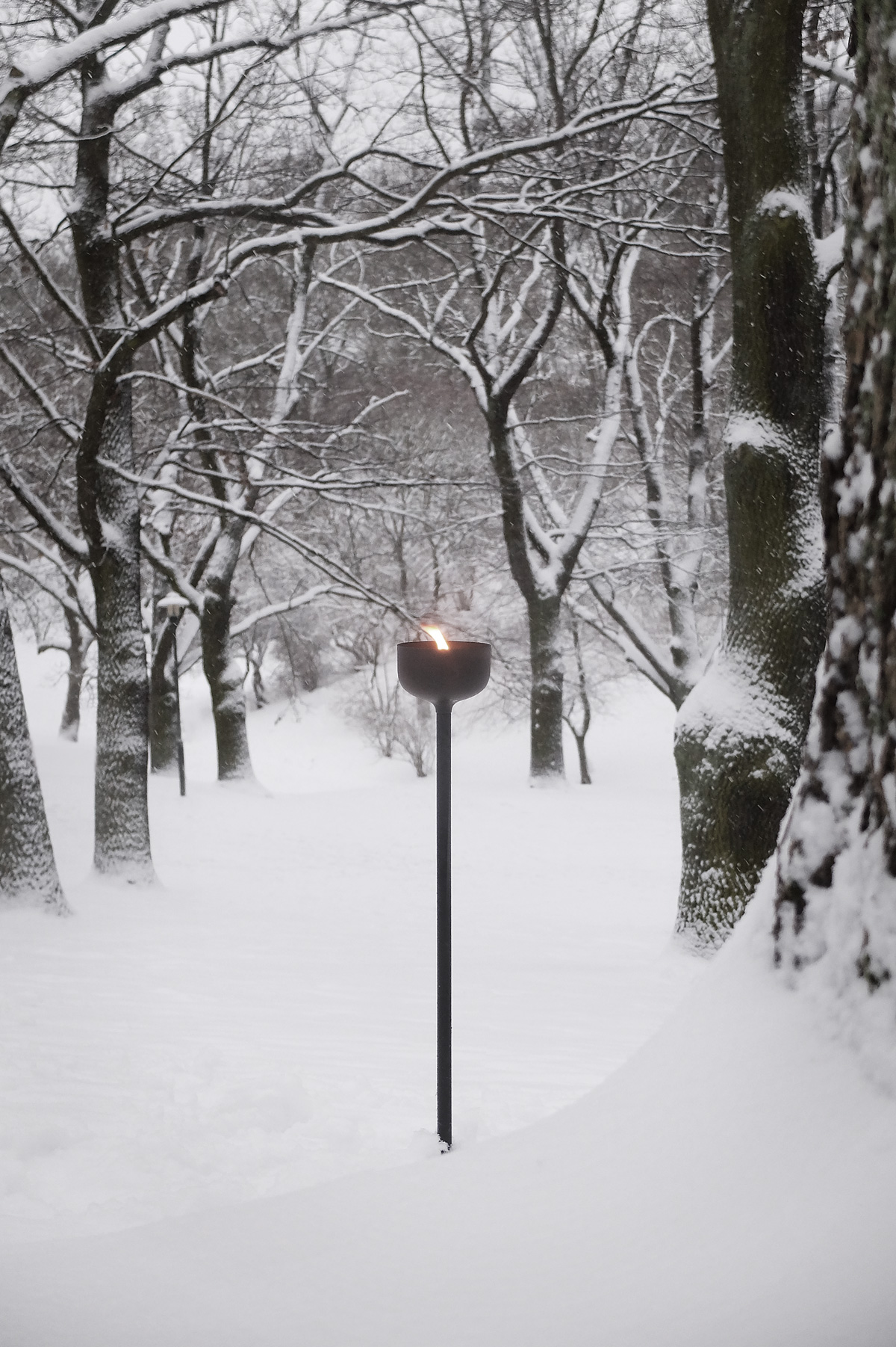 garden-torch-1-gray
